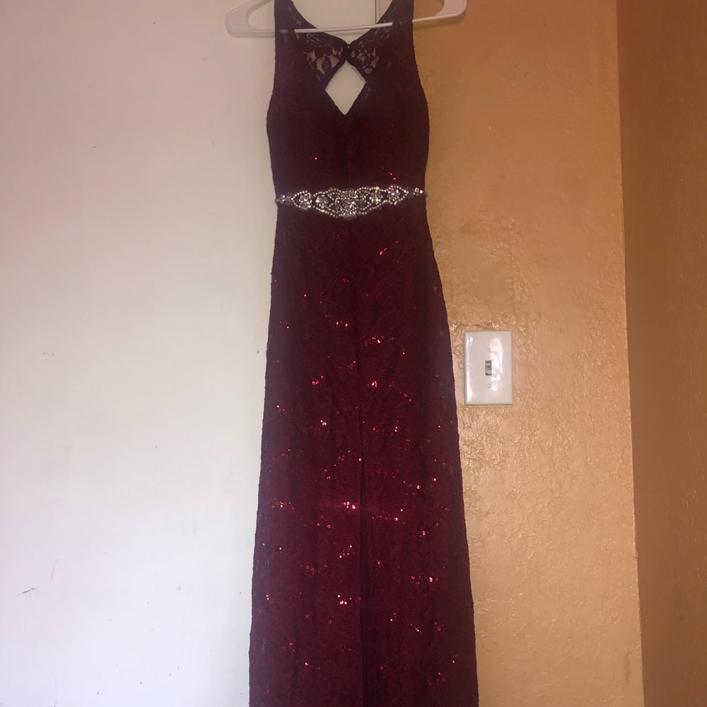 I'm selling this beautiful dress. I Use once time